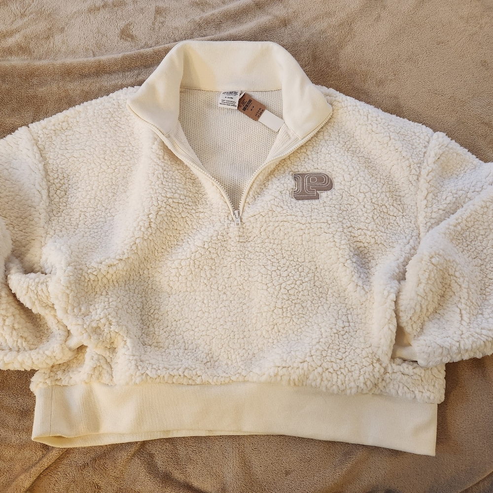Juniors size medium PINK pull over.